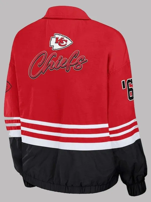Taylor Swift’s Erin Andrews Chiefs jacket - Image 4